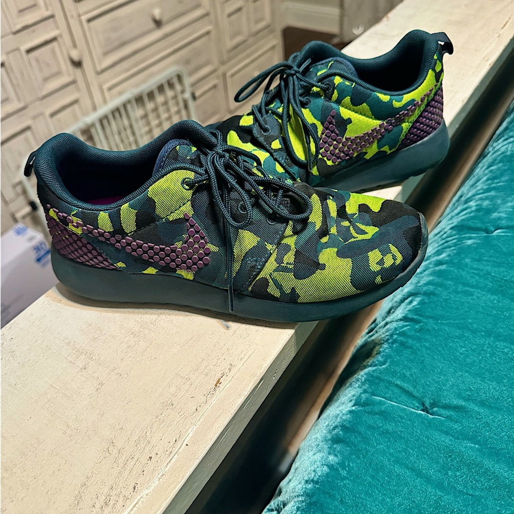 Nike shoes women’s size 8
